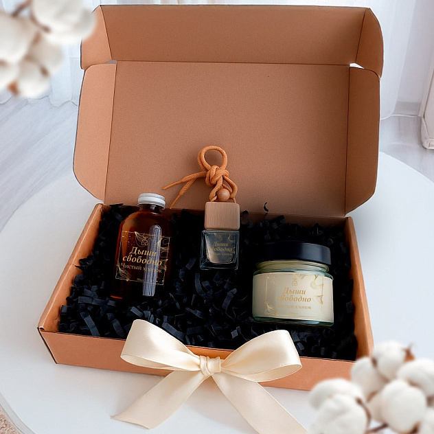 Набор Арома "Дыши свободно" (Свеча 100 мл, аромадиффузор 50 мл, ароматизатор подвесной в бутылочке)