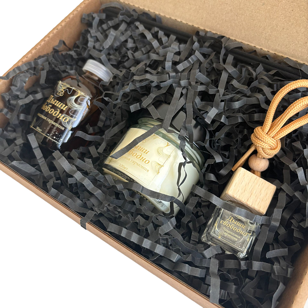 Набор Арома "Дыши свободно" (Свеча 100 мл, аромадиффузор 50 мл, ароматизатор подвесной в бутылочке)